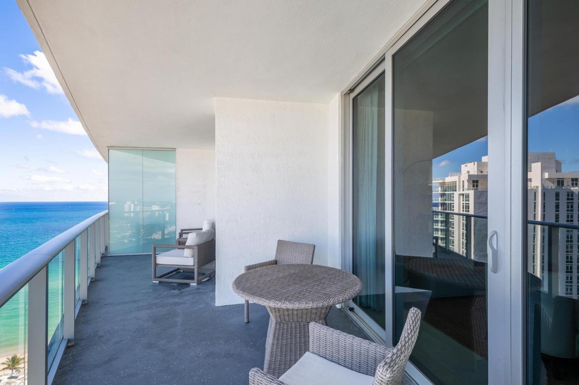 Ocean View 1 Bed On The Beach 19Th Floor Hollywood Халландейл-Бич Экстерьер фото